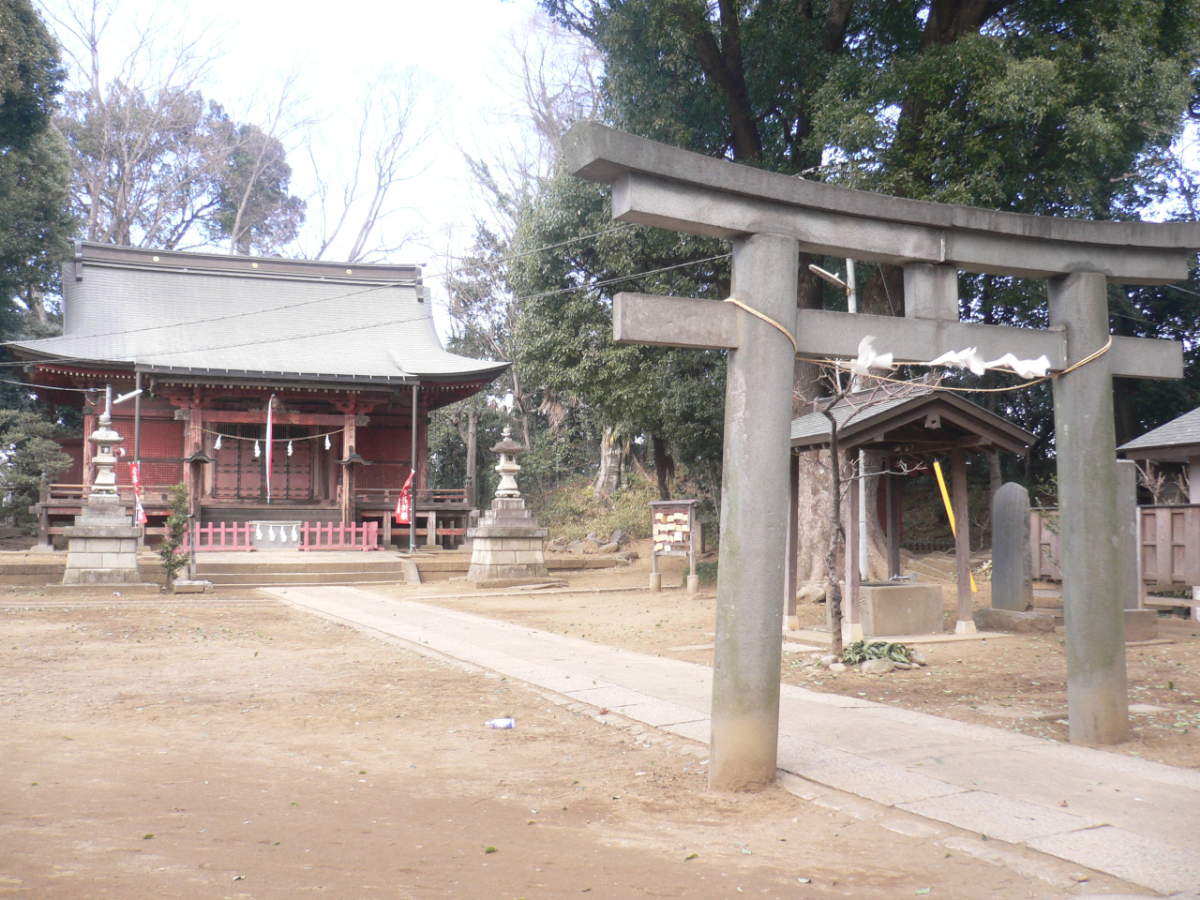 鳥居と拝殿