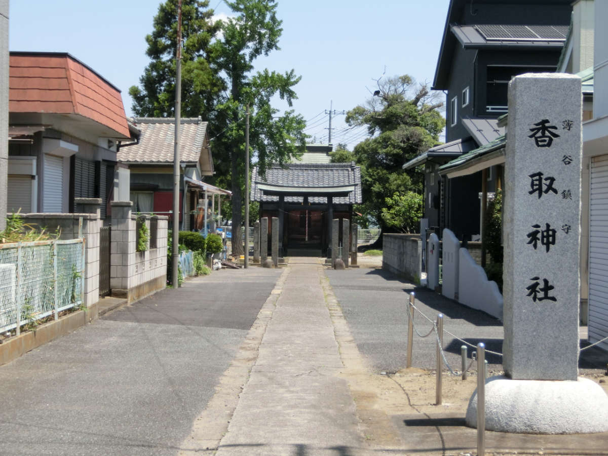 鳥居と拝殿