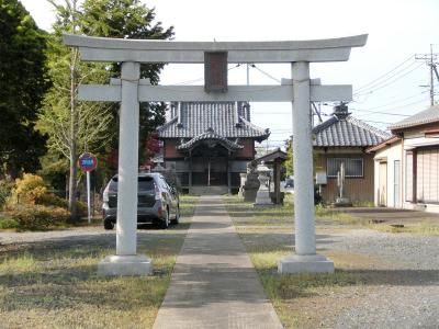 女体神社 鳥居と拝殿