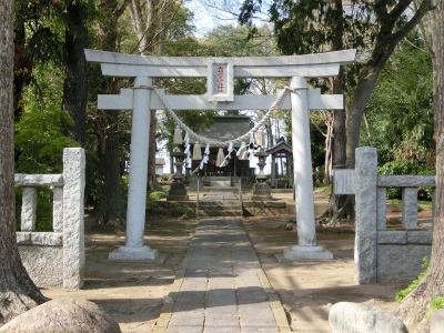 久伊豆神社 鳥居と拝殿