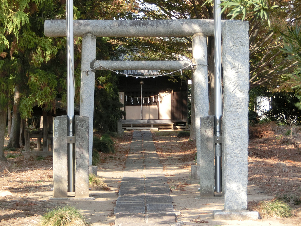鳥居と拝殿