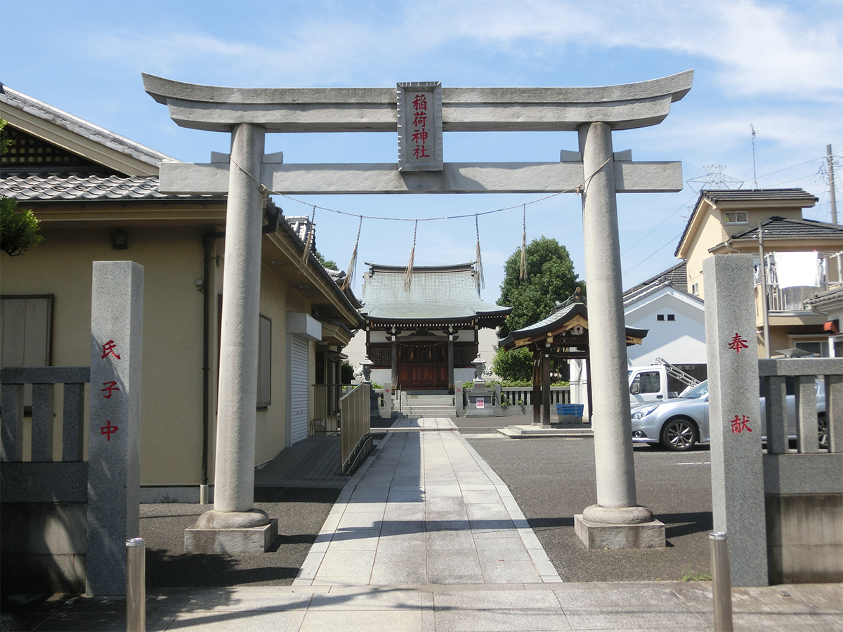 鳥居と拝殿