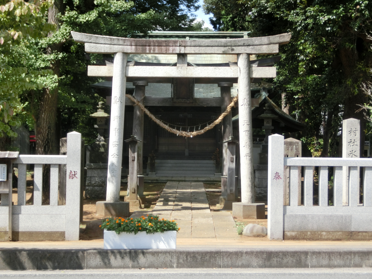鳥居と拝殿