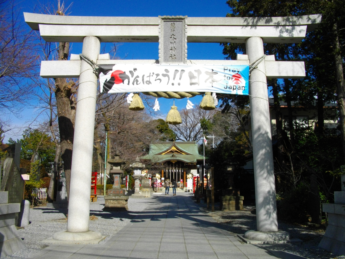 鳥居と拝殿