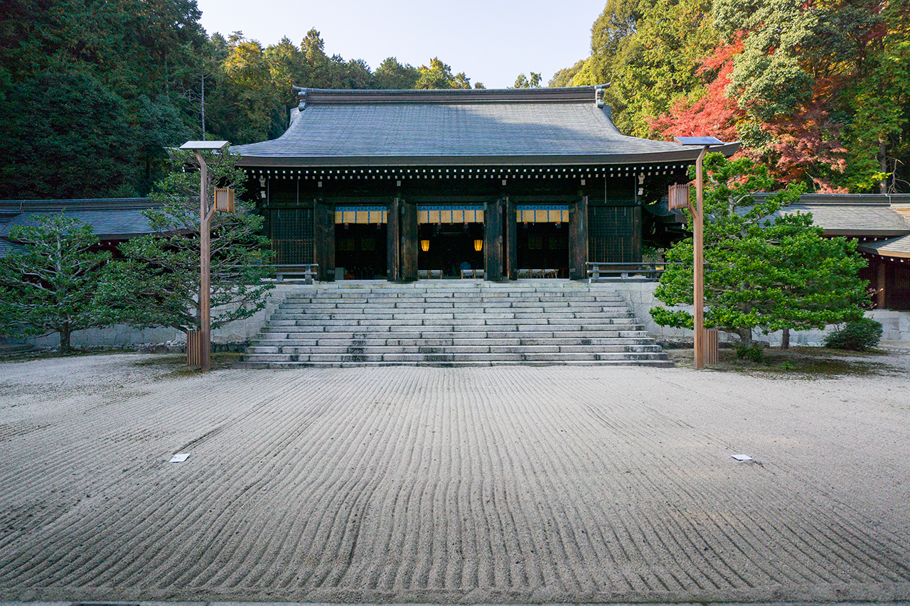 近江神宮 内拝殿