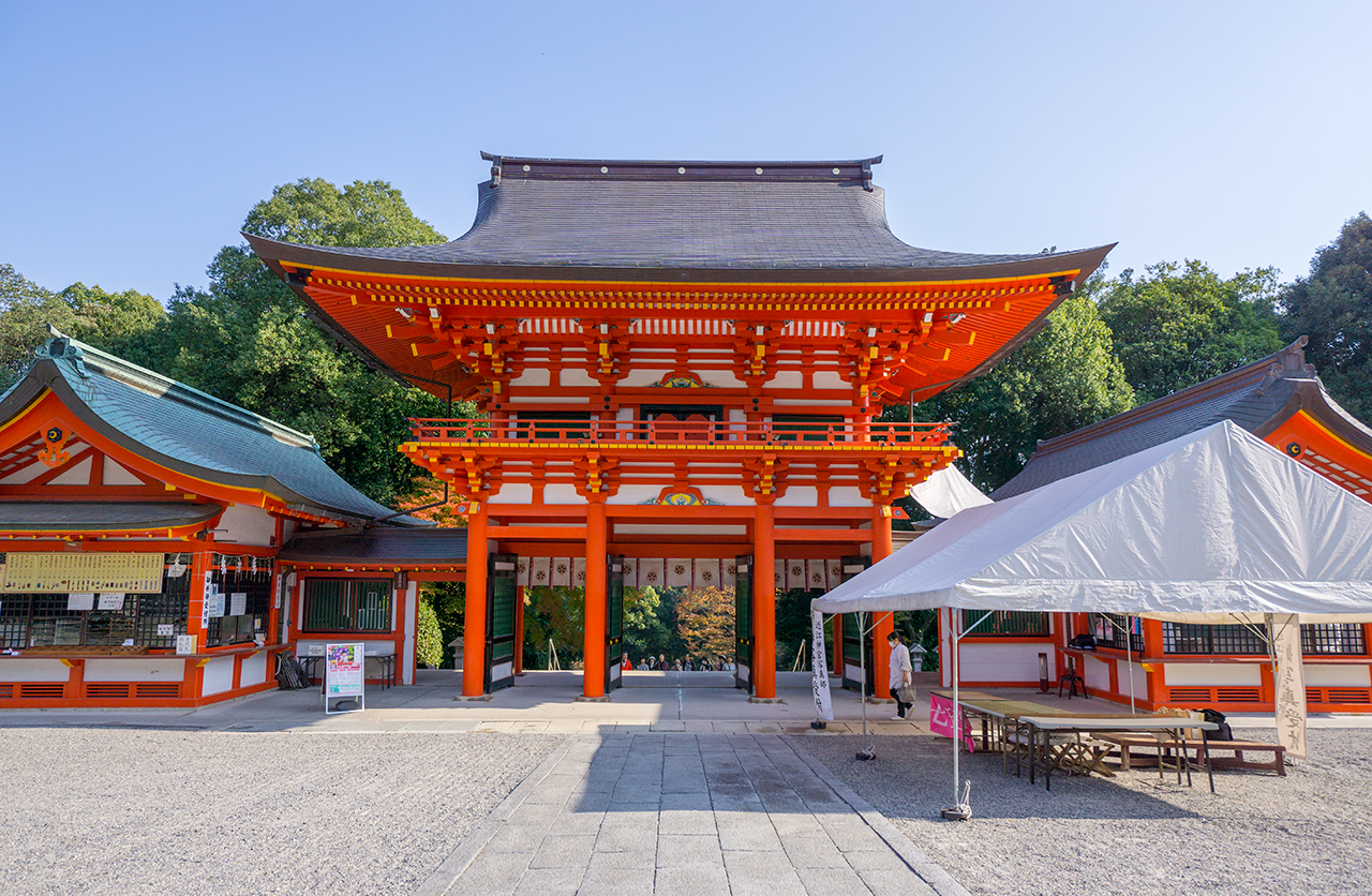 近江神宮 楼門の裏側