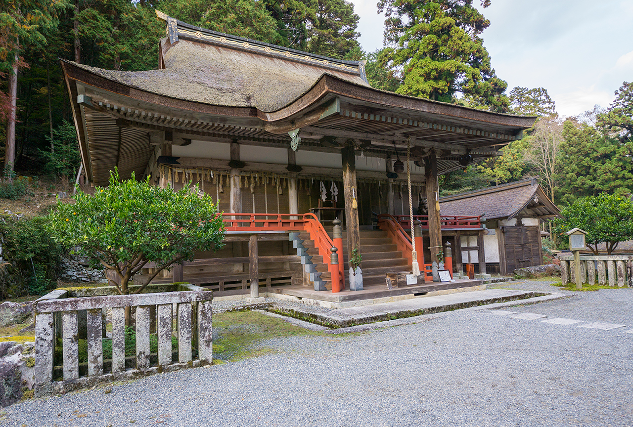日吉大社 宇佐宮 本殿ななめ