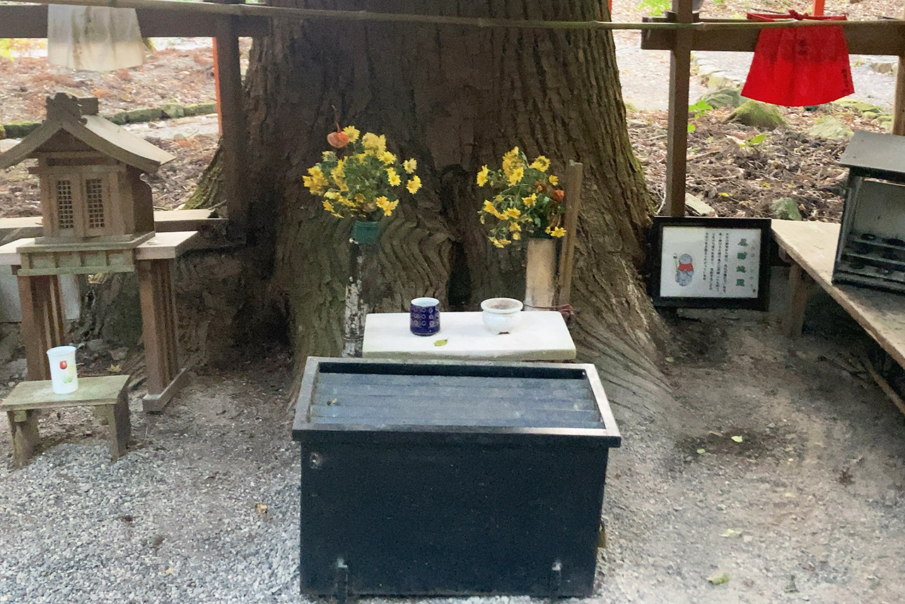 日吉大社 忍耐地蔵 社殿
