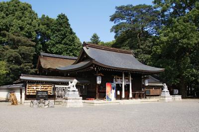 勝部神社 拝殿と本殿