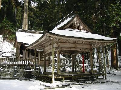 大皇器地祖神社 拝殿と本殿
