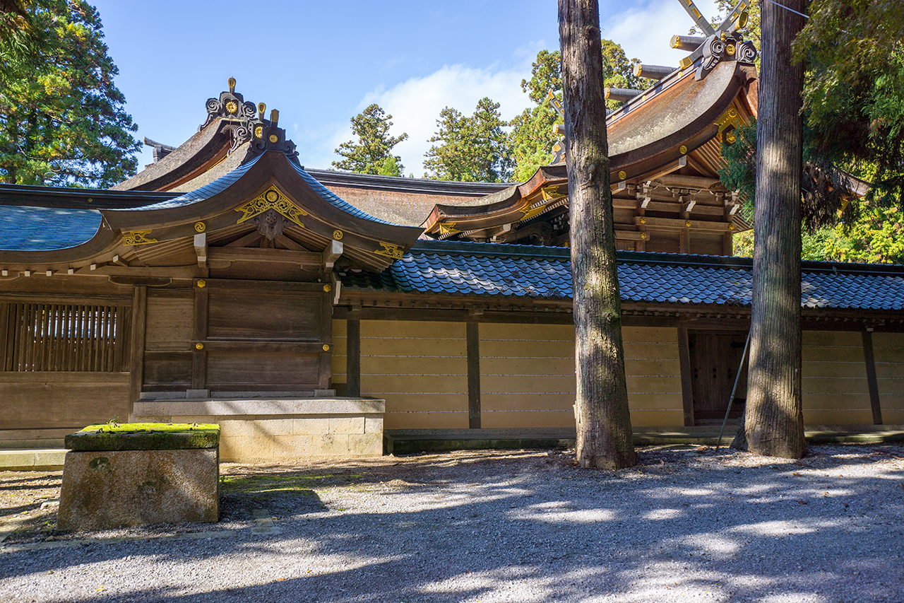 幣殿・本殿