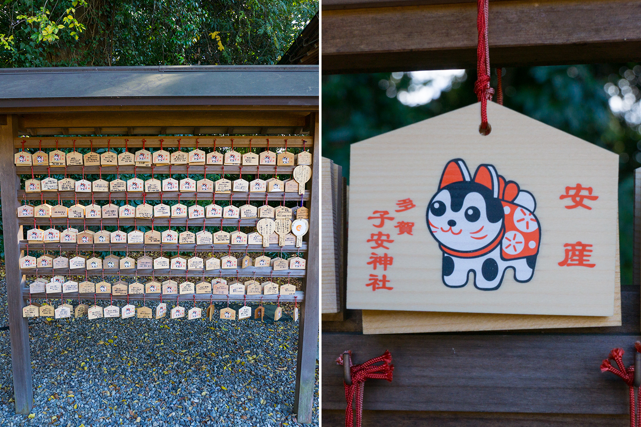 子安神社横の絵馬掛けと奉納された絵馬