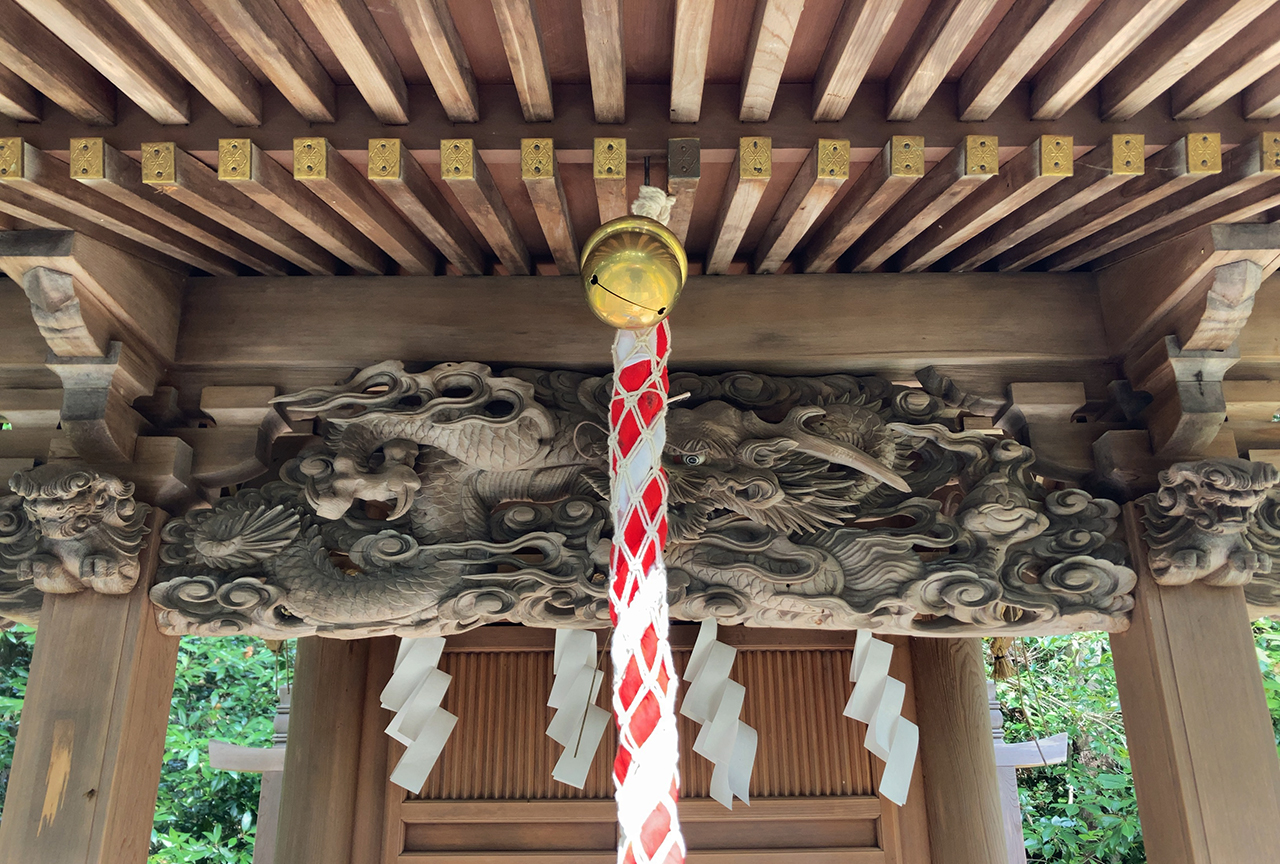 夷神社 社殿 龍の彫刻