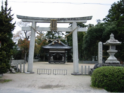 鳥居と拝殿