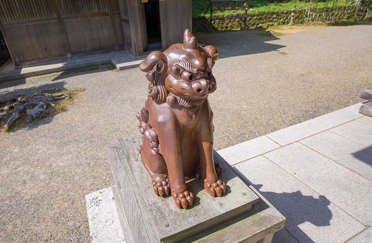 美保神社 備前焼の狛犬 吽形