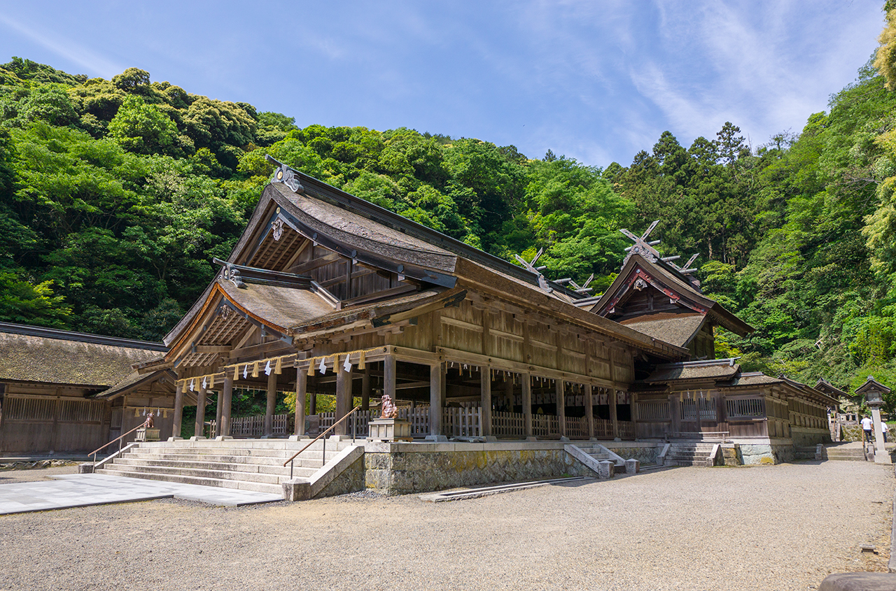 美保神社 拝殿と本殿