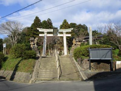 田原神社 鳥居と階段