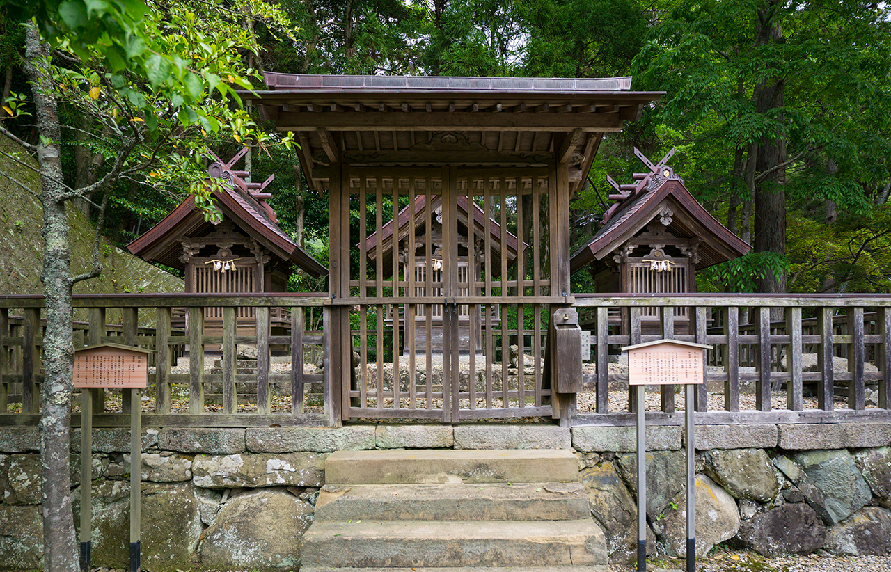 天穂日命社・天夷鳥命社/荒神社・稲荷社の鳥居