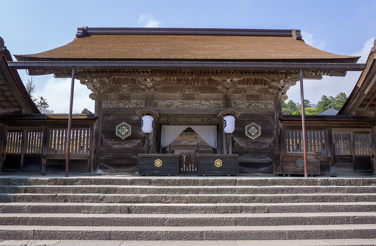 八足門