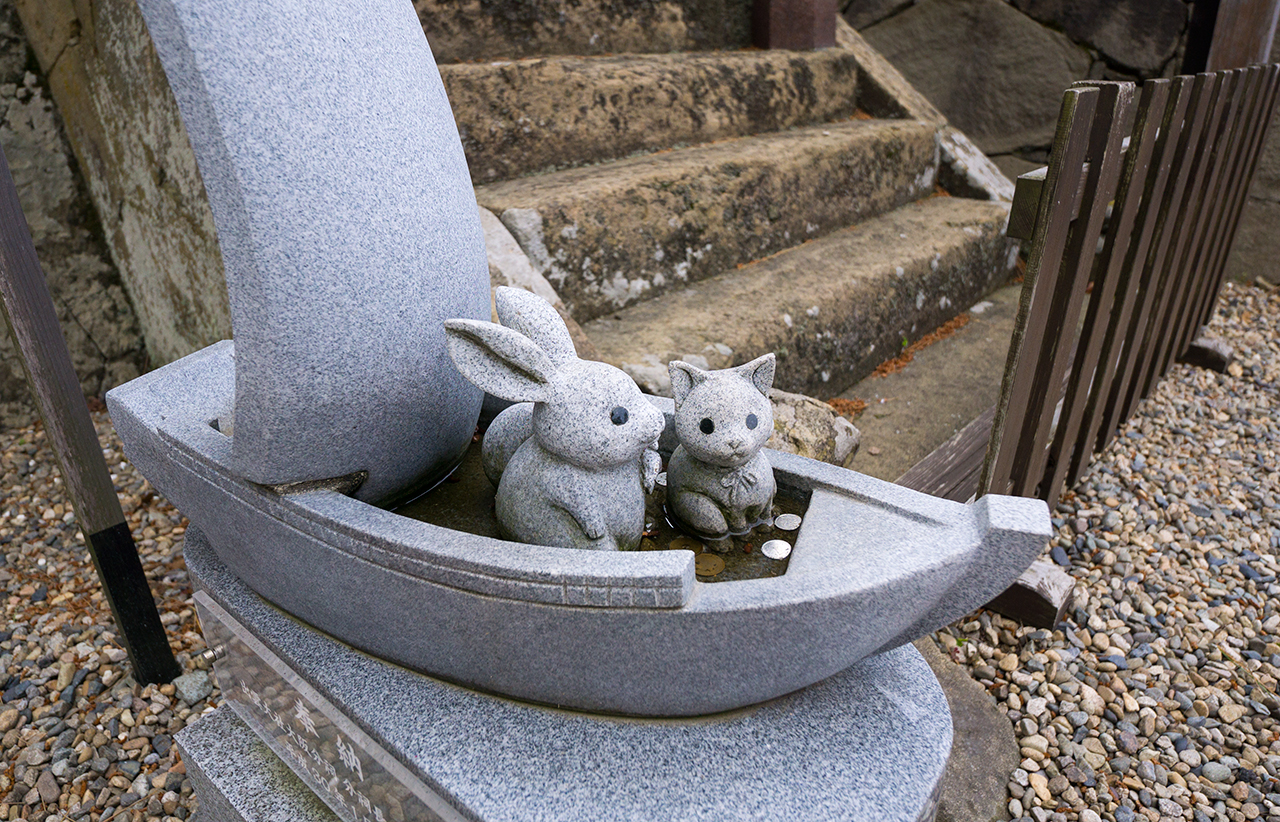 金刀比羅宮に奉納されたうさぎ像