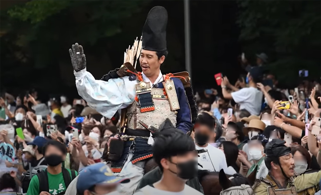 頼朝公旗挙出陣奉告祭パレード