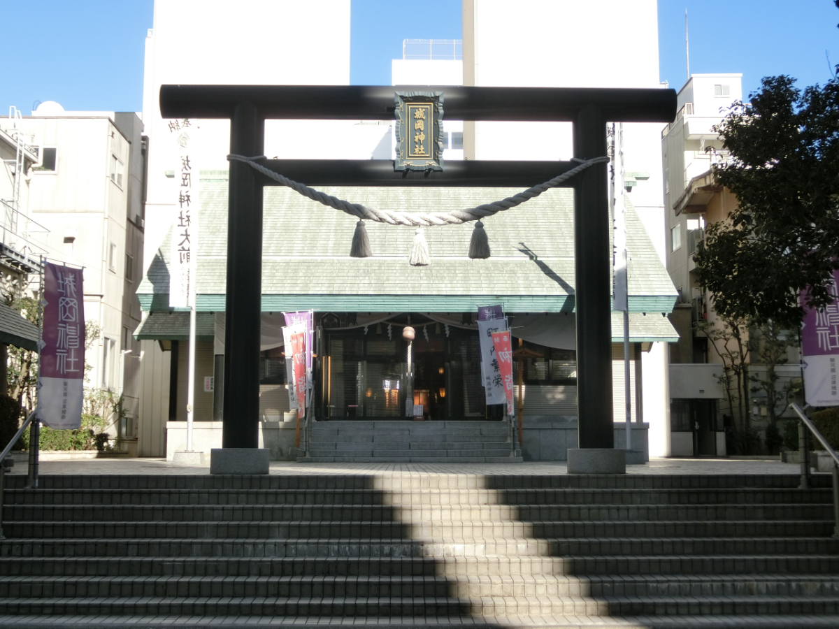 鳥居と拝殿