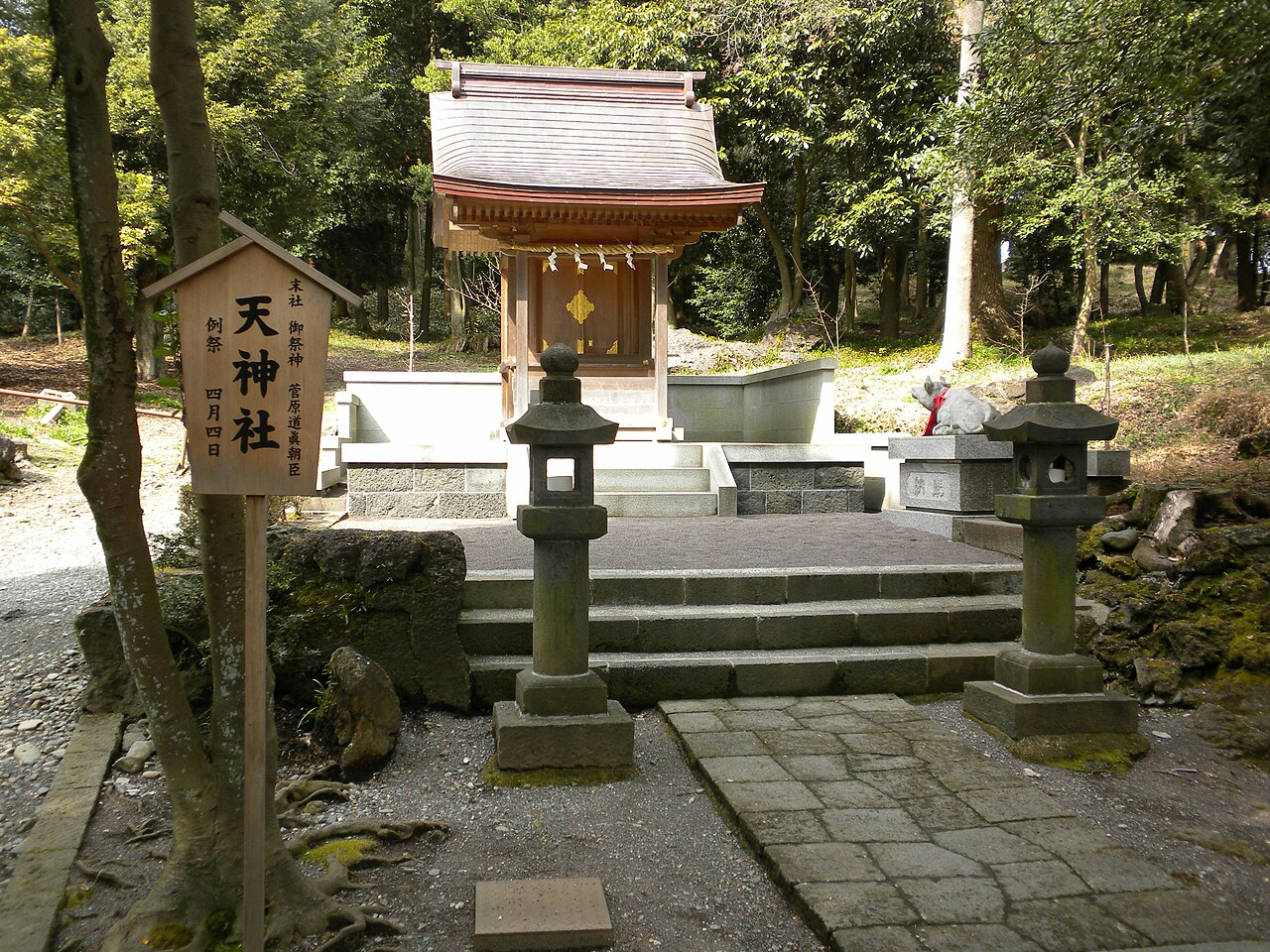 天神社 社殿