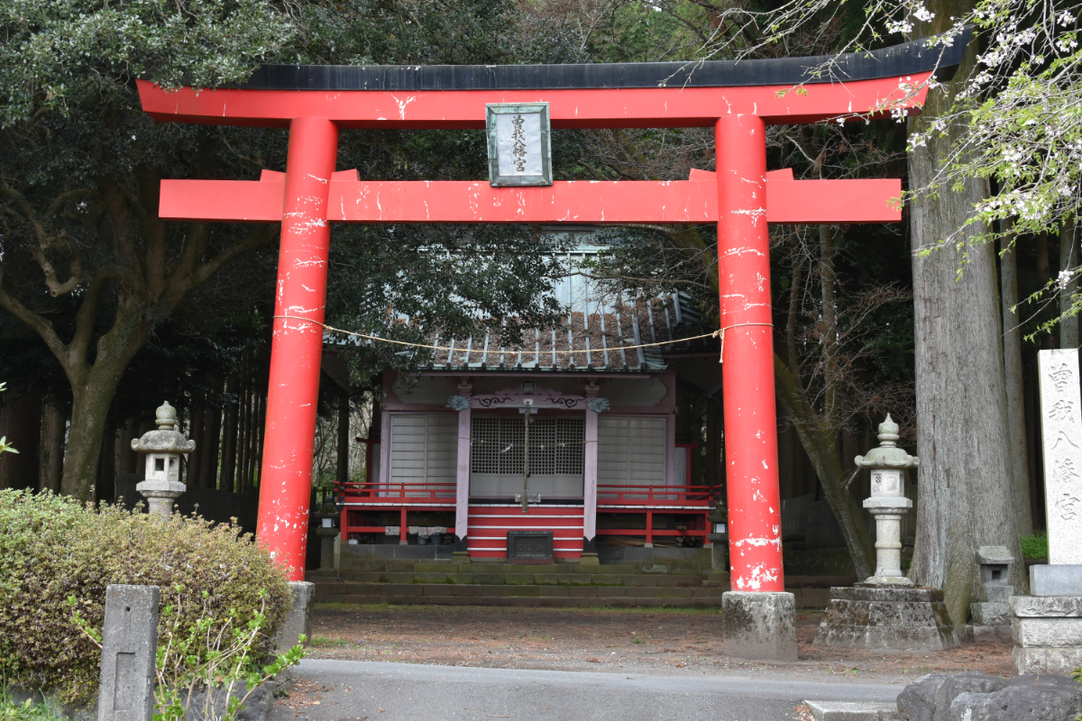 鳥居と拝殿