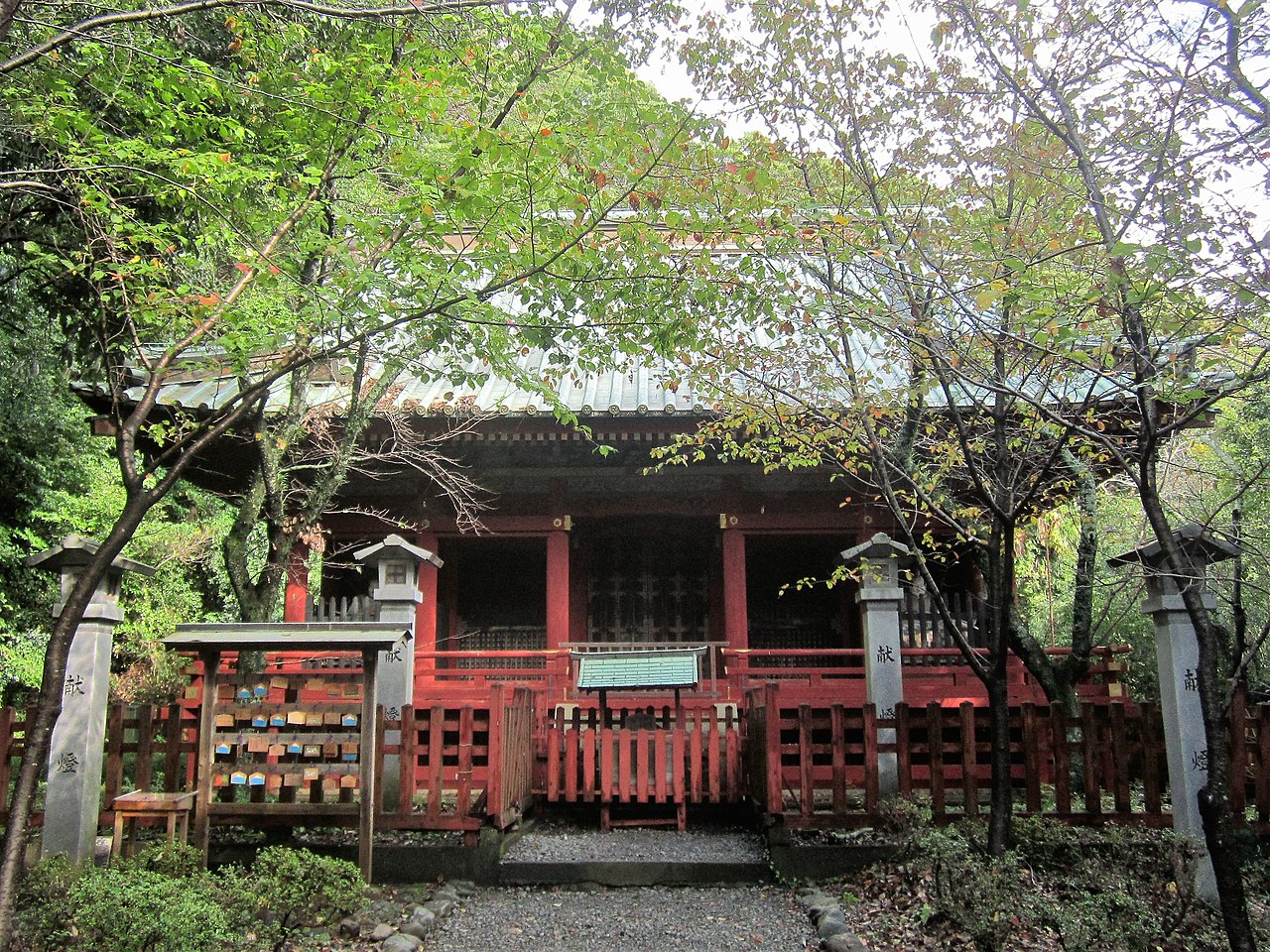 麓山神社 社殿