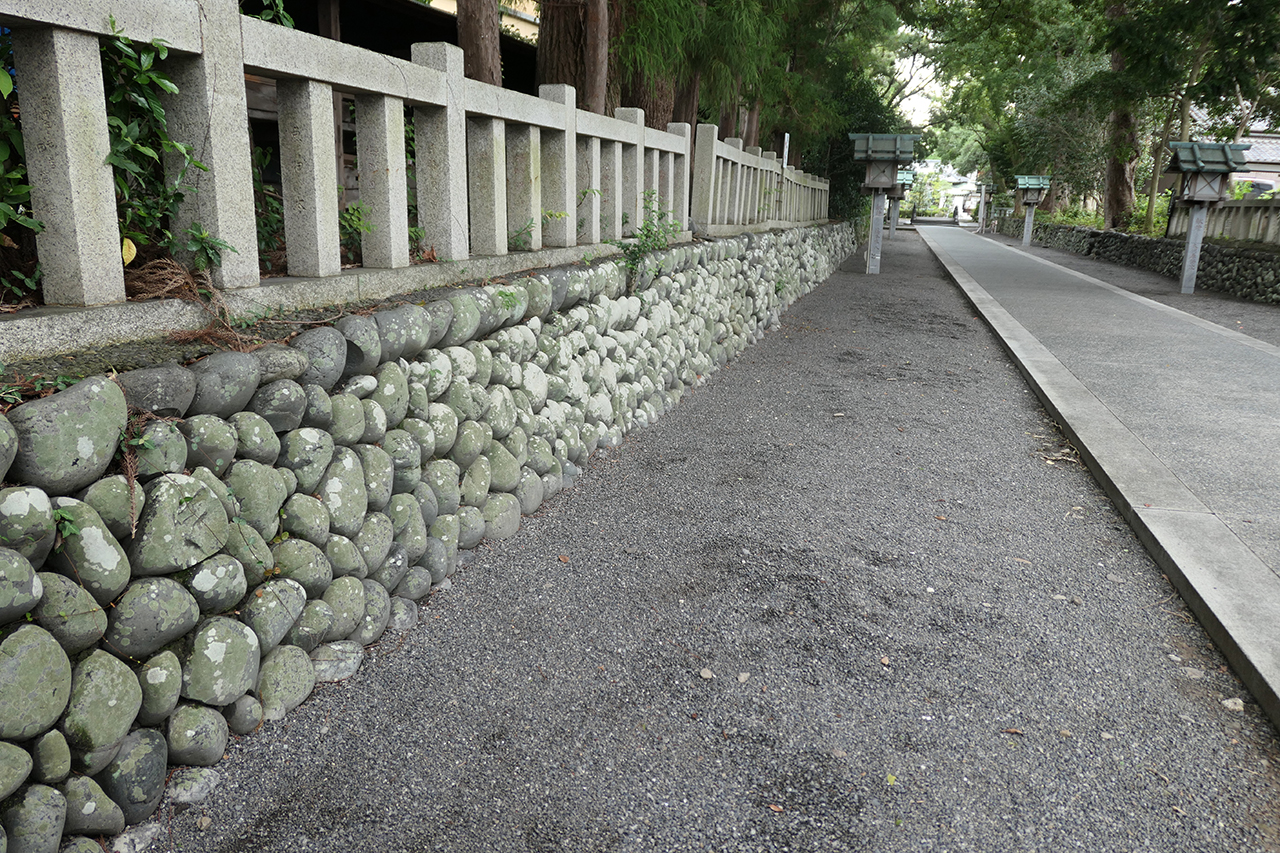 参道の石垣