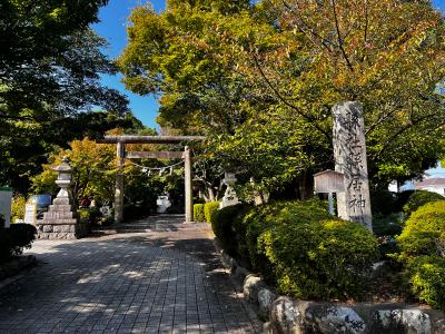 縣居神社 社号標と鳥居