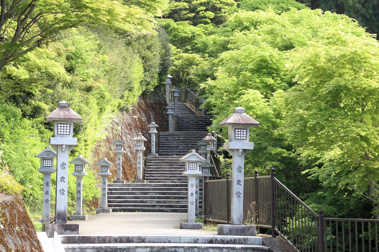 西ノ閽の神門へ続く参道
