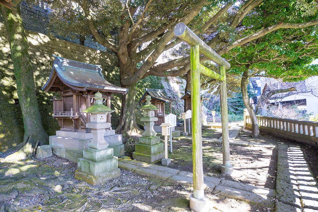 宇都宮二荒山神社 踊り場の末社一覧