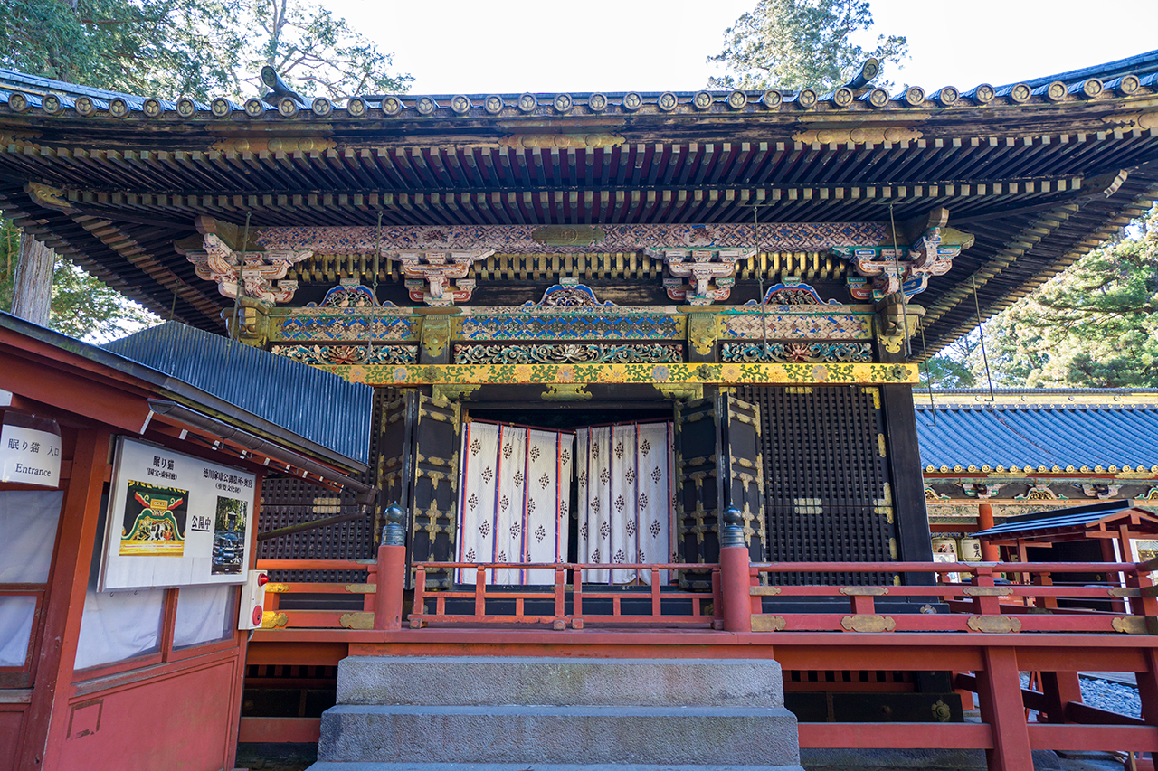 神楽殿 横