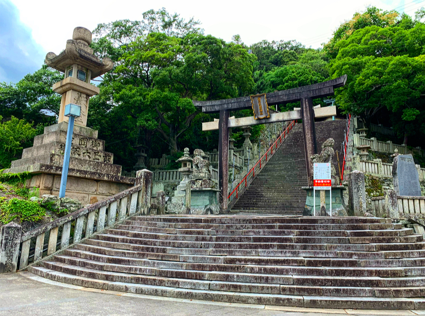 鳥居と石段