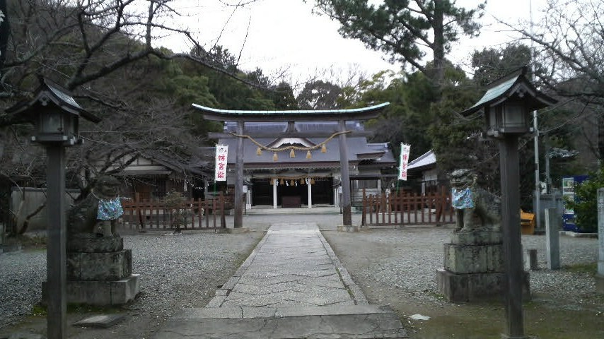 鳥居と拝殿