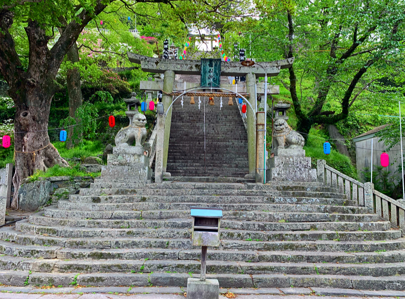 石段と鳥居