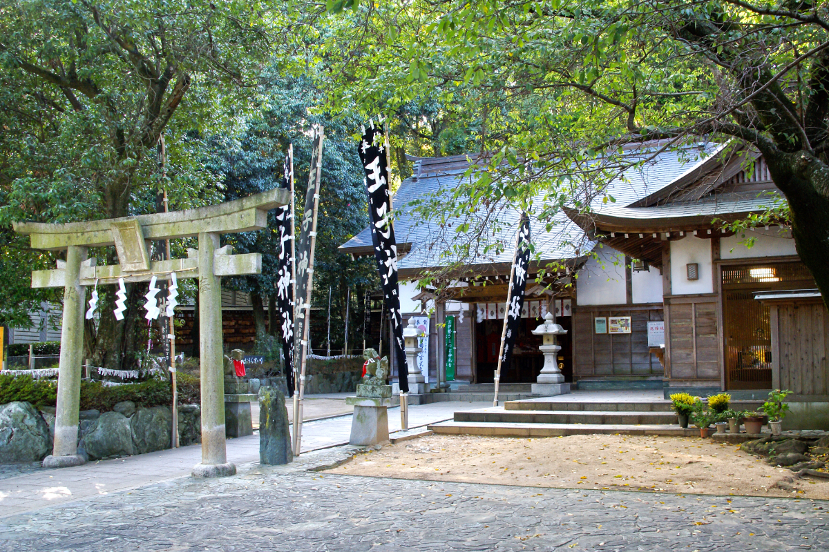 鳥居と拝殿