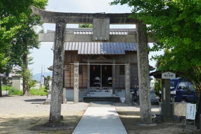 王子和多津美神社 鳥居と拝殿