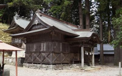 十二社神社 拝殿と本殿