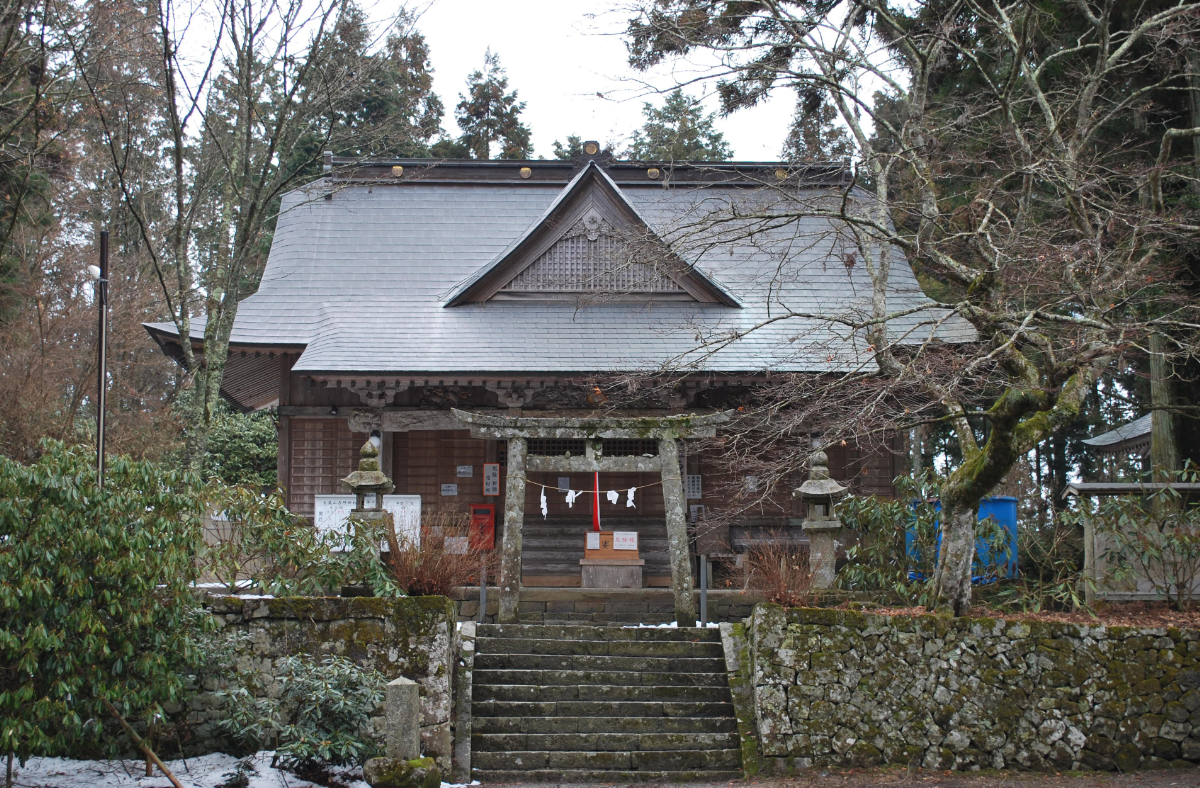 鳥居と拝殿