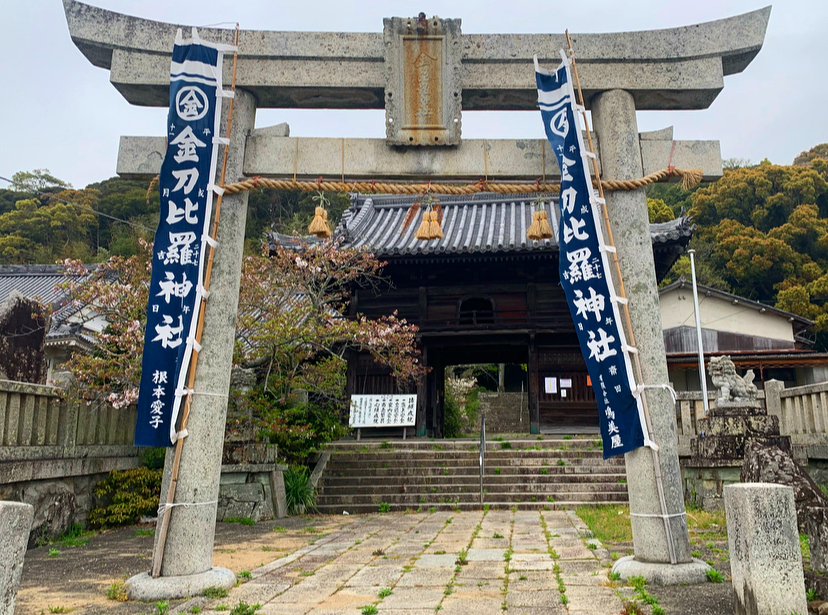 鳥居と神門