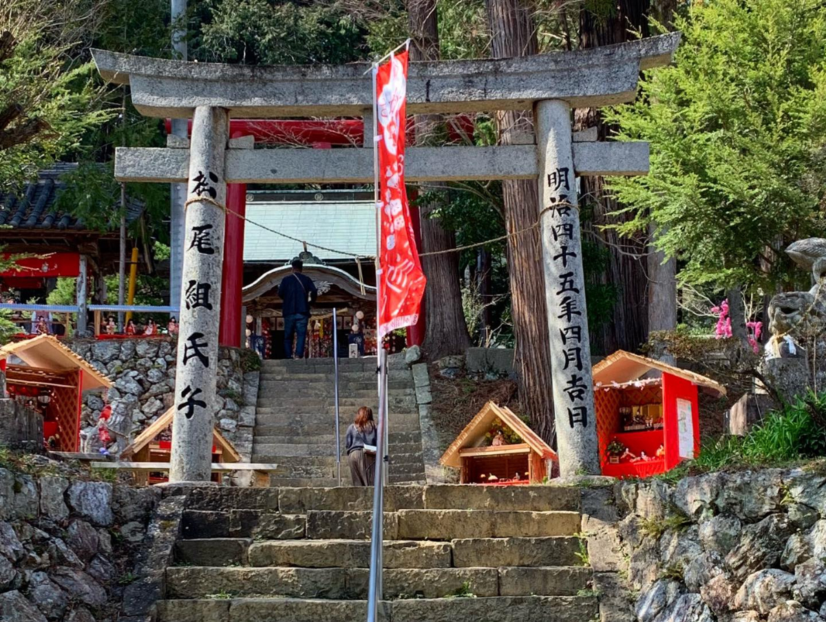 鳥居と石段