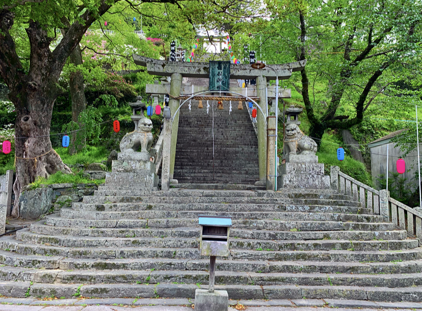 鳥居と石段