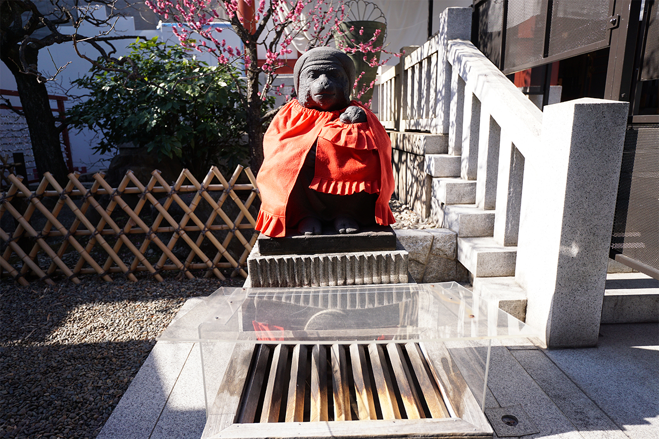 母親の神猿像