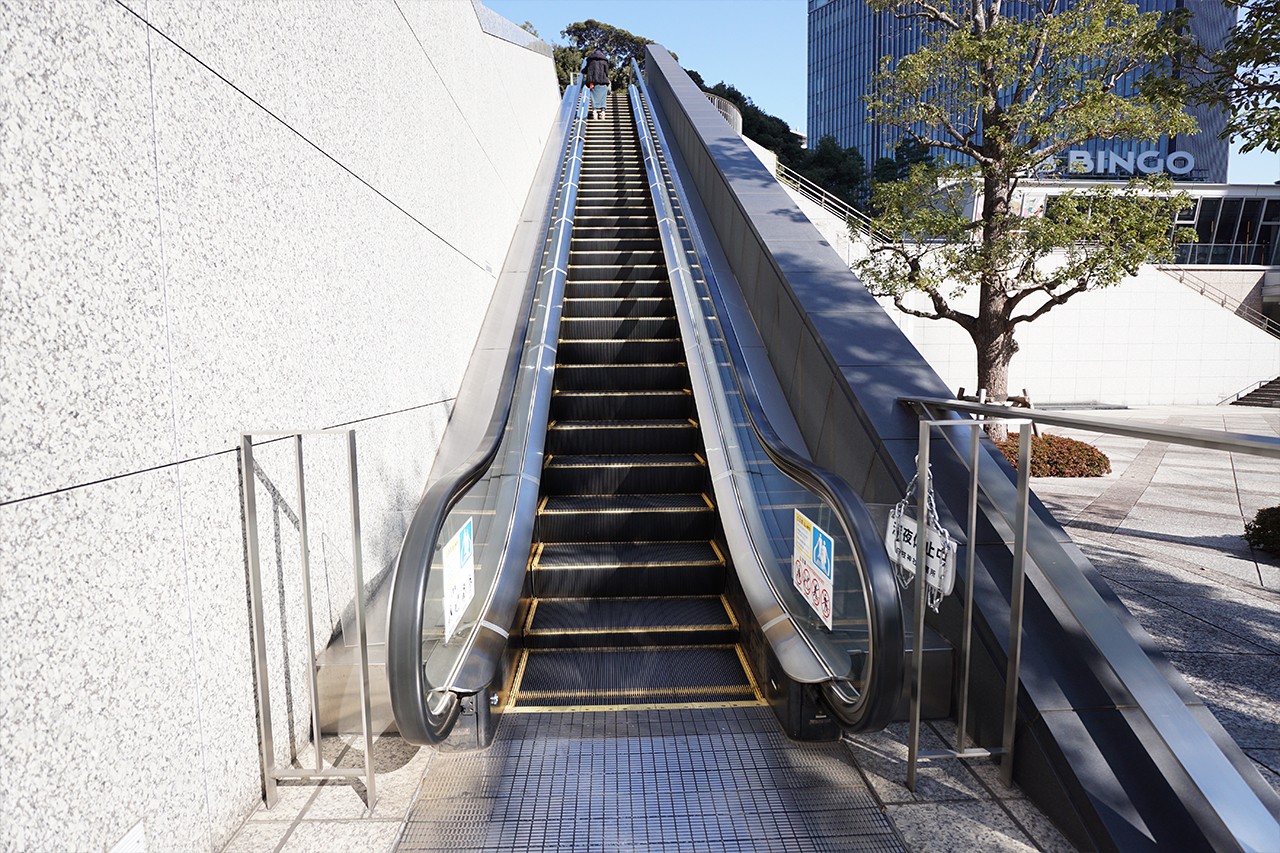 エスカレーター正面