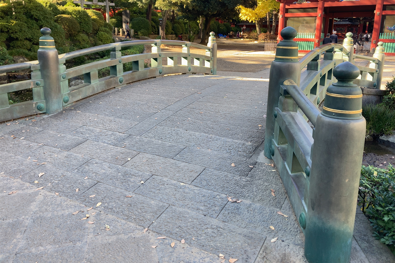 神橋斜め 