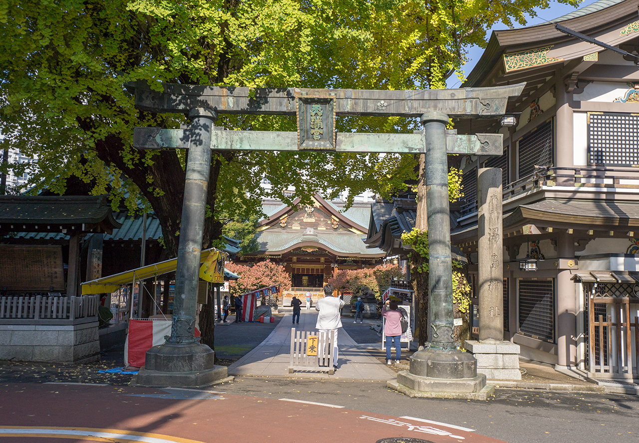 湯島天満宮 銅鳥居 正面
