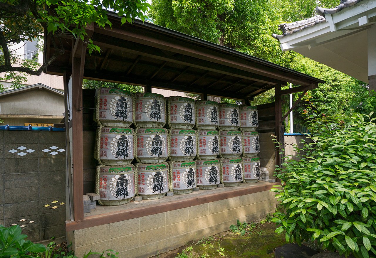 関東松尾神社 奉納された酒樽