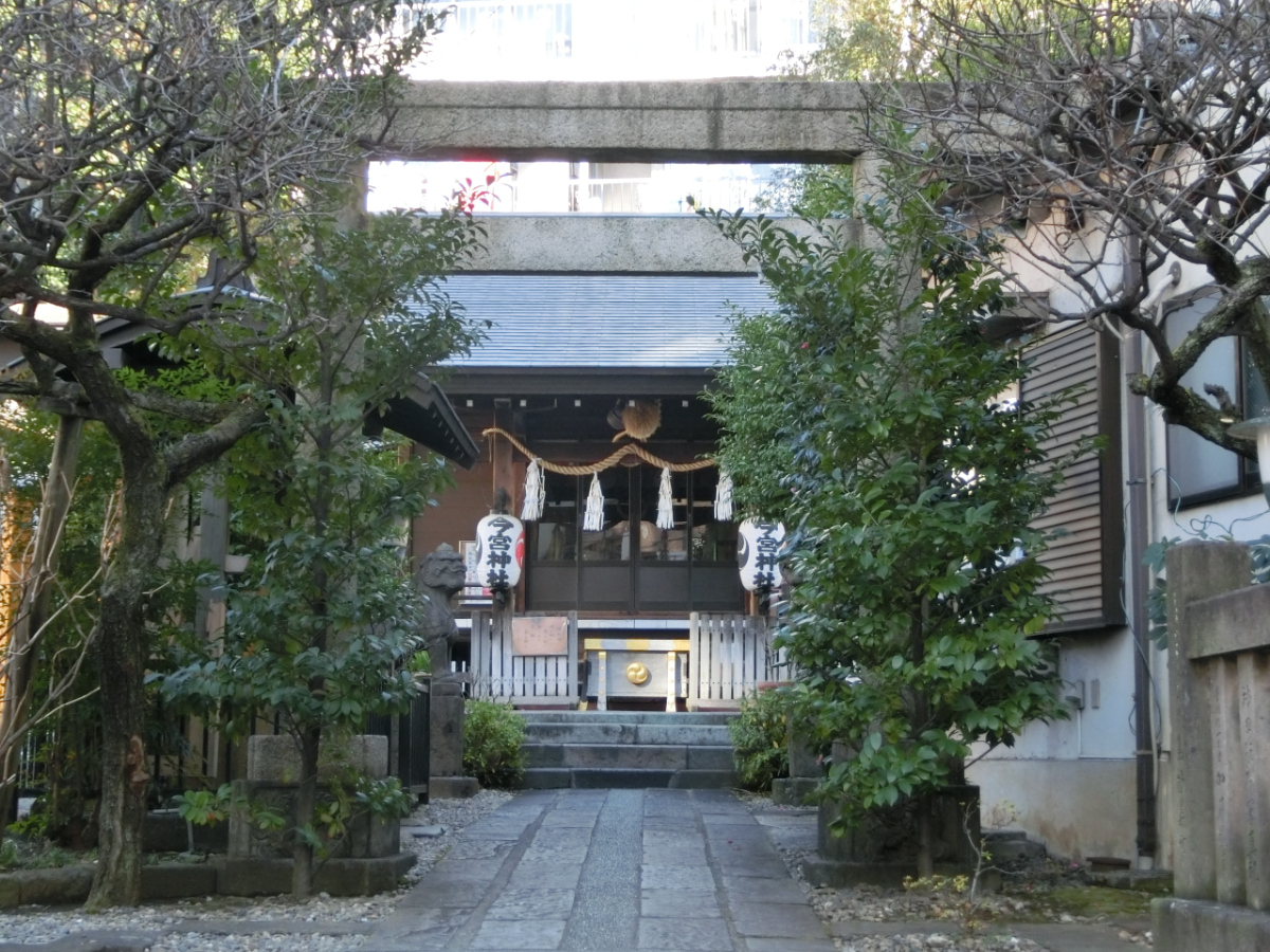 鳥居と拝殿